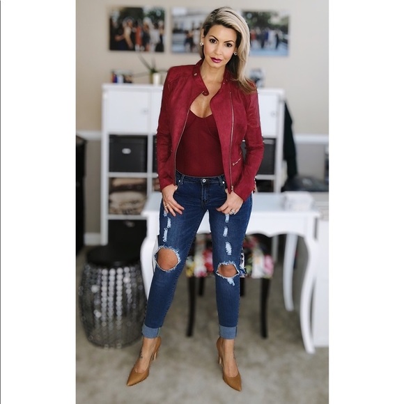 Medium Washed Distressed Mid Rise Jeans - Picture 7 of 8